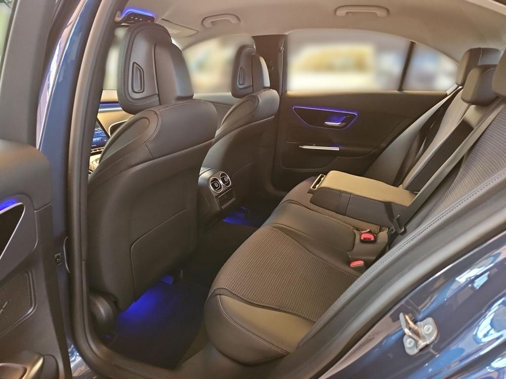 Mercedes-Benz C 200 AVANTGARDE Sedan