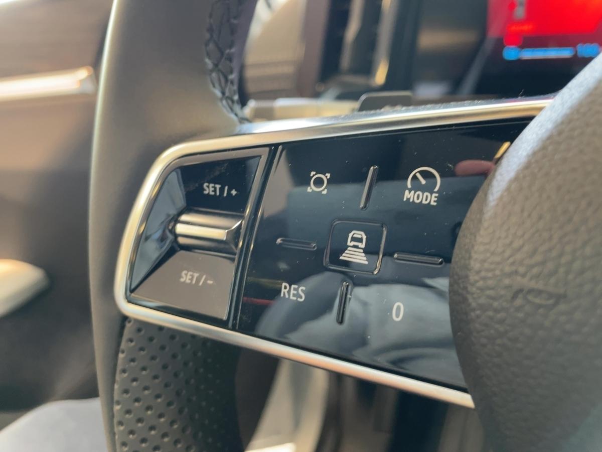 Renault Scenic E-Tech Iconic