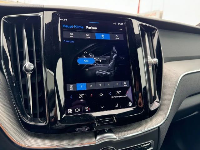 Volvo XC60 Dark Plus