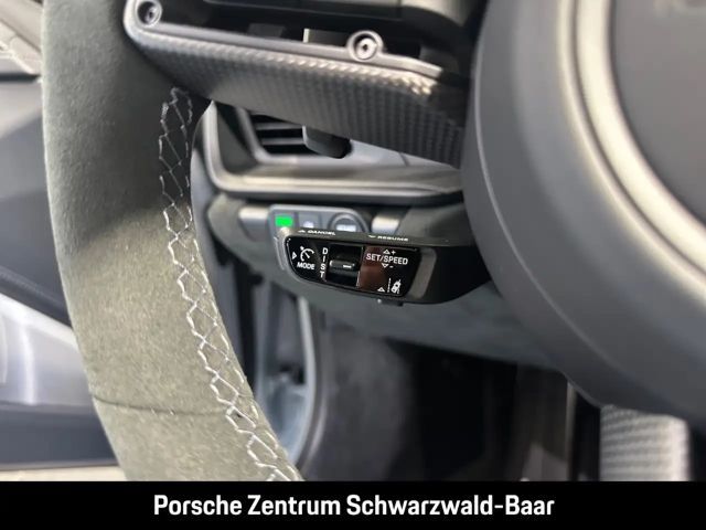 Porsche 992 4 Coupé GTS Targa