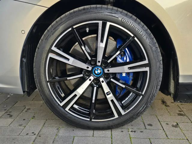 BMW i5 eDrive40