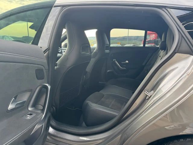 Mercedes-Benz CLA 200 AMG Line