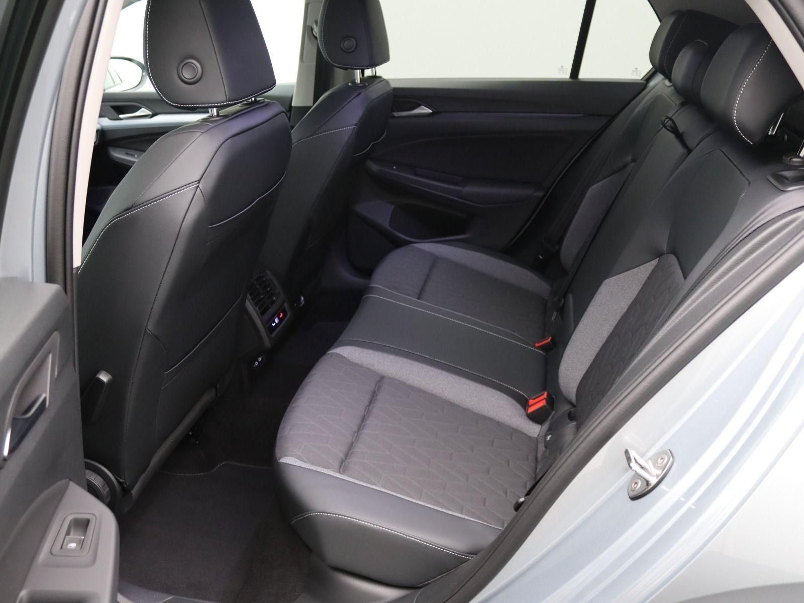 Volkswagen Golf 1.5 eTSI DSG Life