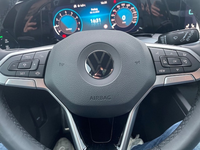 Volkswagen Golf 1.5TSI Active AHK LED+ Nav ACC SHZ PDC RKam