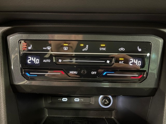 Volkswagen Tiguan Tiguan 1.5 TSI Move ACC+AHK+NAVI+KAMERA+LED