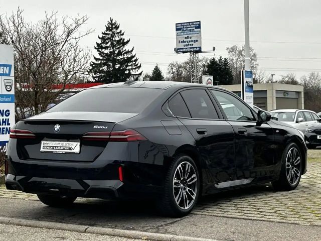 BMW 520 520d M-Sport Sedan