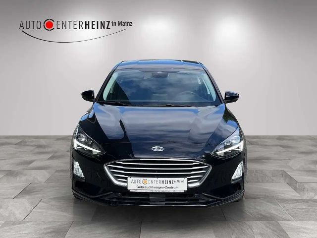 Ford Focus Cool & Connect