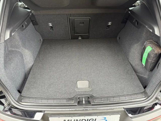 Volvo XC40 Core Recharge