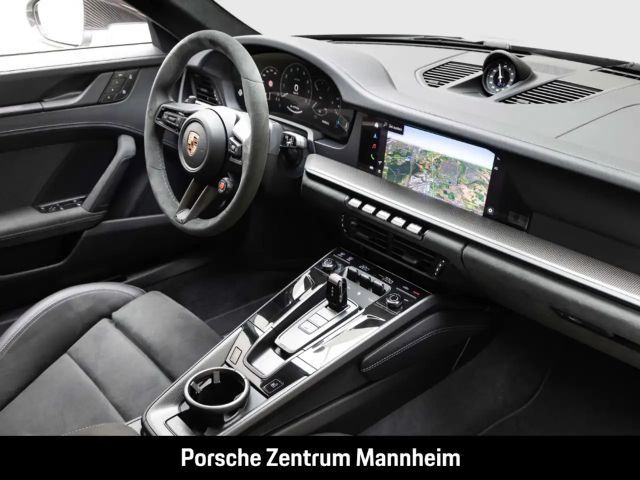 Porsche 992 Carrera Coupé GTS