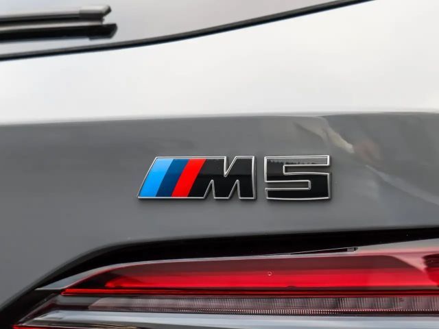 BMW M5 Touring Comf.Pak. PANO ACC AHK 360°KAM RFK LED