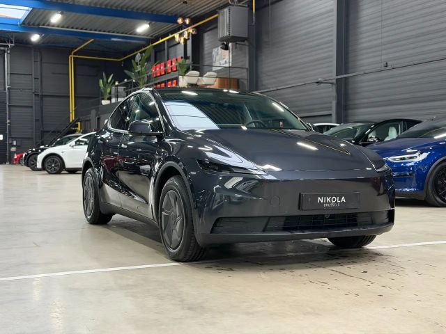 Tesla Model Y RWD