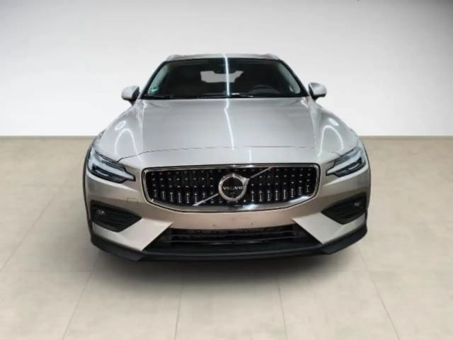 Volvo V60 Cross Country Ultimate