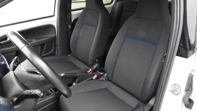 Volkswagen up! Active