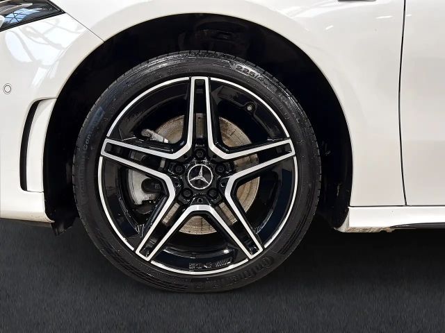Mercedes-Benz A 250 A 250 e AMG Line