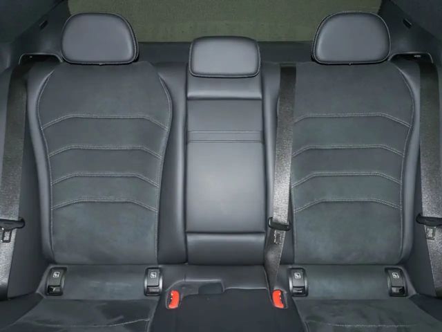 Mercedes-Benz E 220 AMG Line E 220 d Sedan