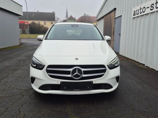 Mercedes-Benz B 180 B 180 d