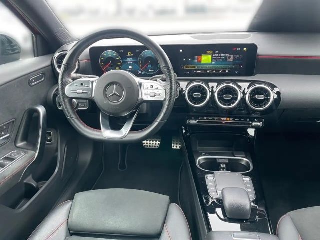 Mercedes-Benz A 250 A 250 e AMG Line