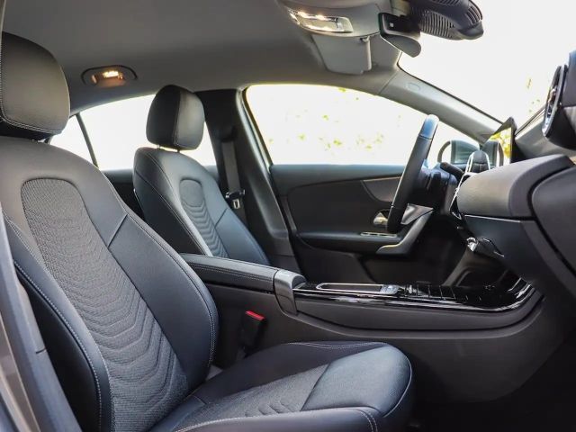 Mercedes-Benz A 200 ProgressiveAdvanced/LED/Kamera/MBUX/Winter