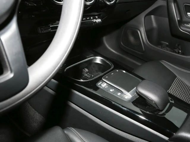 Mercedes-Benz CLA 250 CLA 250 e Coupé