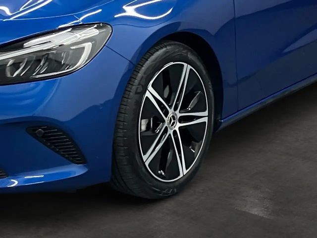 Mercedes-Benz B 200 Progressive Sedan