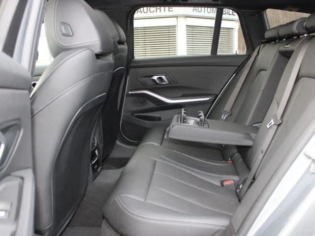 BMW 320 320d M-Sport Touring xDrive