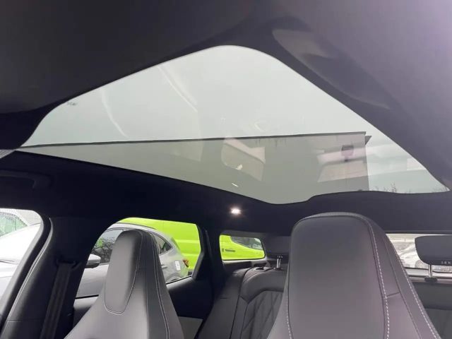 Ford Explorer Extended range Premium RWD