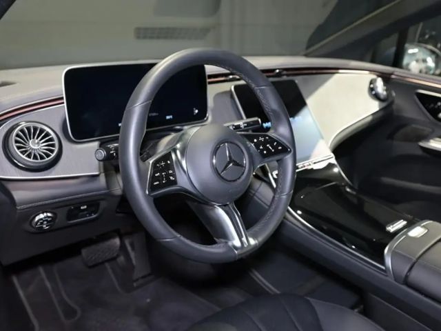 Mercedes-Benz EQE 300 Advanced Sedan