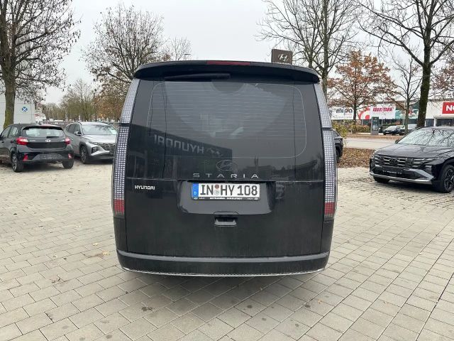 Hyundai Staria Signature