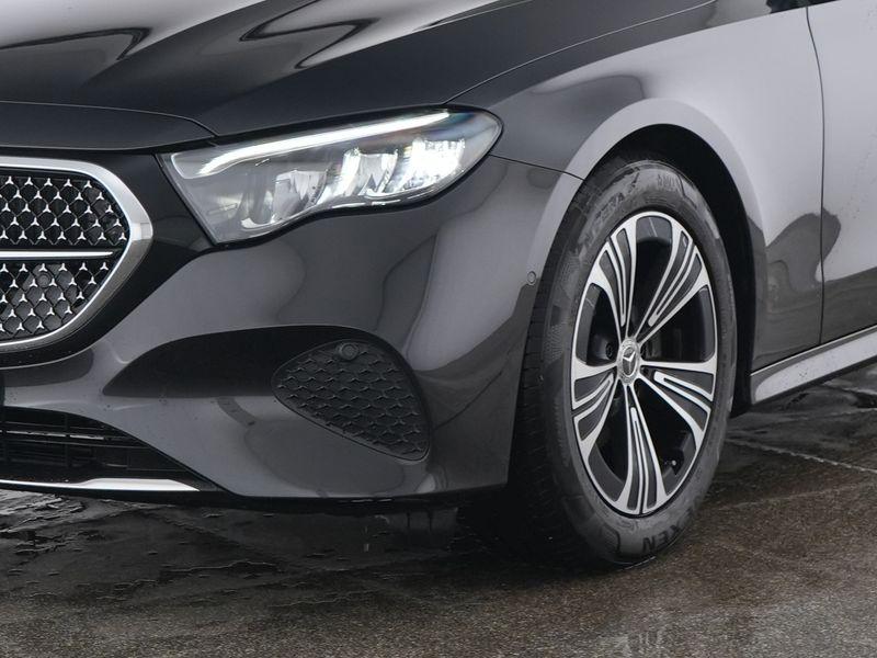 Mercedes-Benz E 200 Sedan