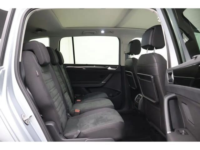 Volkswagen Touran 1.5 TSI DSG R-Line