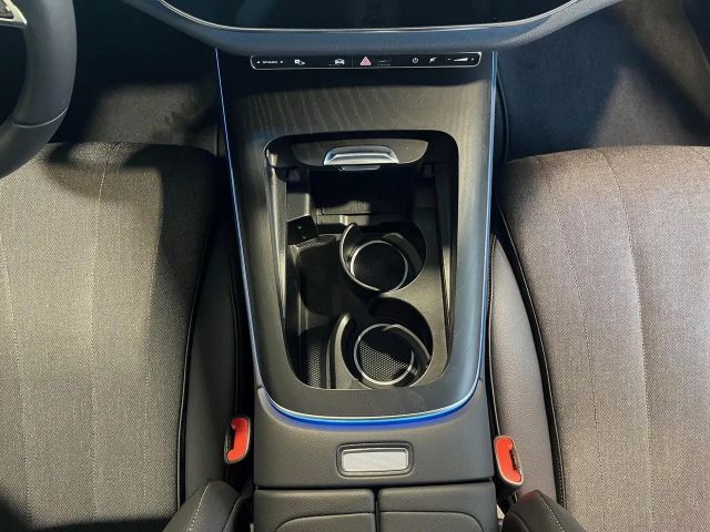 Mercedes-Benz E 220 AVANTGARDE E 220 d Sedan