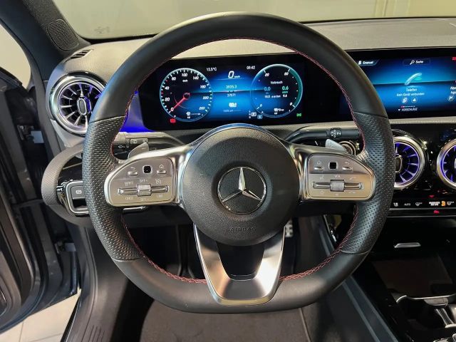 Mercedes-Benz A 250 A 250 e AMG Line