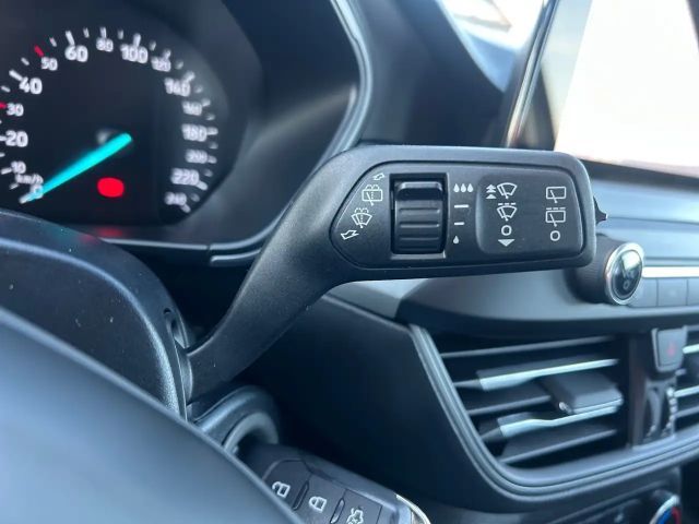 Ford Focus Cool & Connect