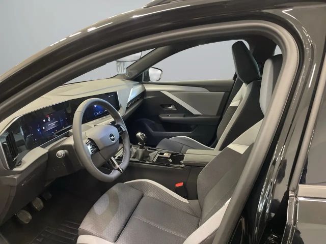 Opel Astra Edition Sports Tourer