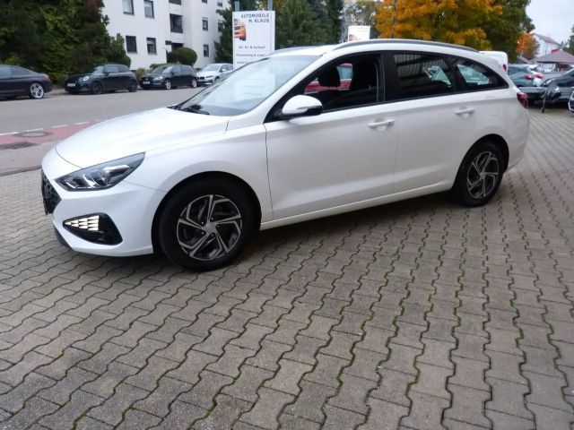 Hyundai i30 cw KLIMAAUT. APPLE SHZ LHZ KAMERA ALU