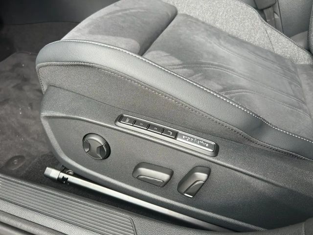 Volkswagen Golf 1.5 TSI Golf VIII Style