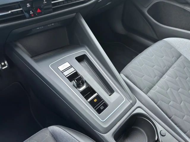 Volkswagen Golf 1.5 eTSI DSG Golf VIII