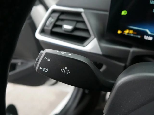 BMW 330 330e M-Sport Sedan xDrive