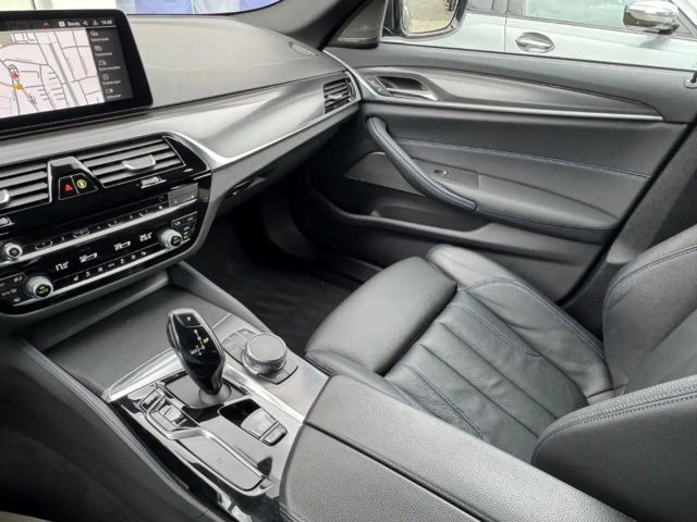 BMW 540 540d M-Sport Touring xDrive