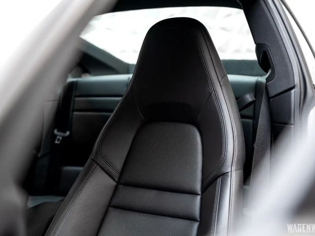 Porsche 992 Carrera Coupé