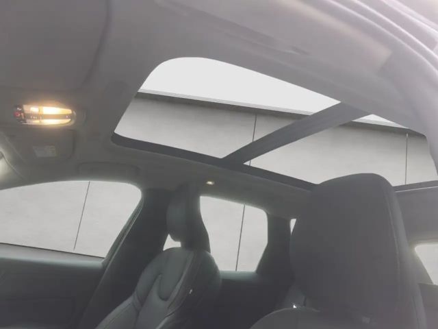 Volvo XC60 Dark Plus