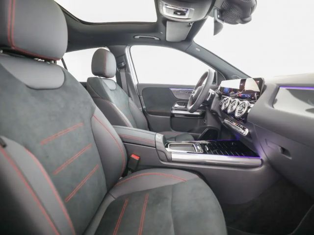 Mercedes-Benz GLA 200 4MATIC GLA 200 d