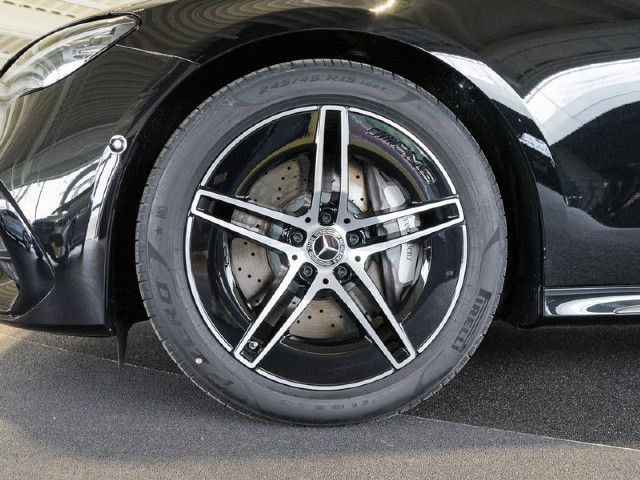 Mercedes-Benz E 200 AMG Line Sedan