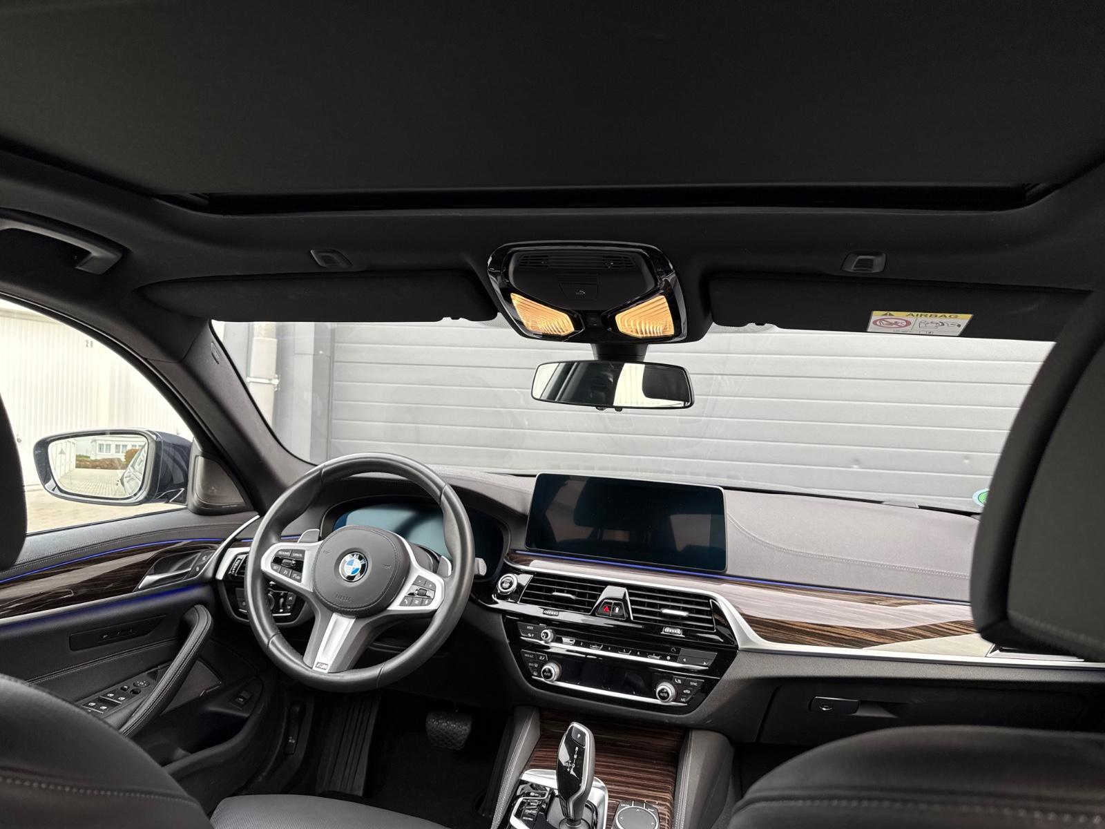 BMW 540 540i Luxury Line Sedan