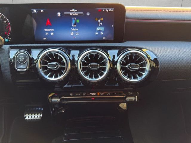 Mercedes-Benz CLA 180 Shooting Brake