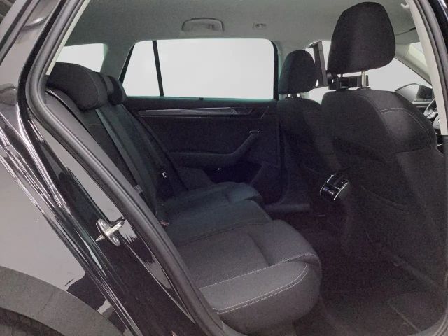 Skoda Superb 2.0 TDI Combi Style Style