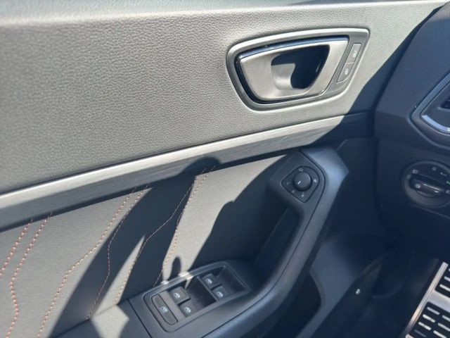 Cupra Ateca PDC SHZ KAMERA NAVI AHK ACC FACEL. LED