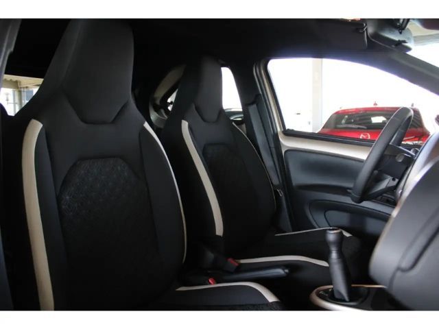 Toyota Aygo X Hatchback Team D