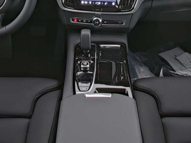 Volvo V90 AWD Dark Plus T6