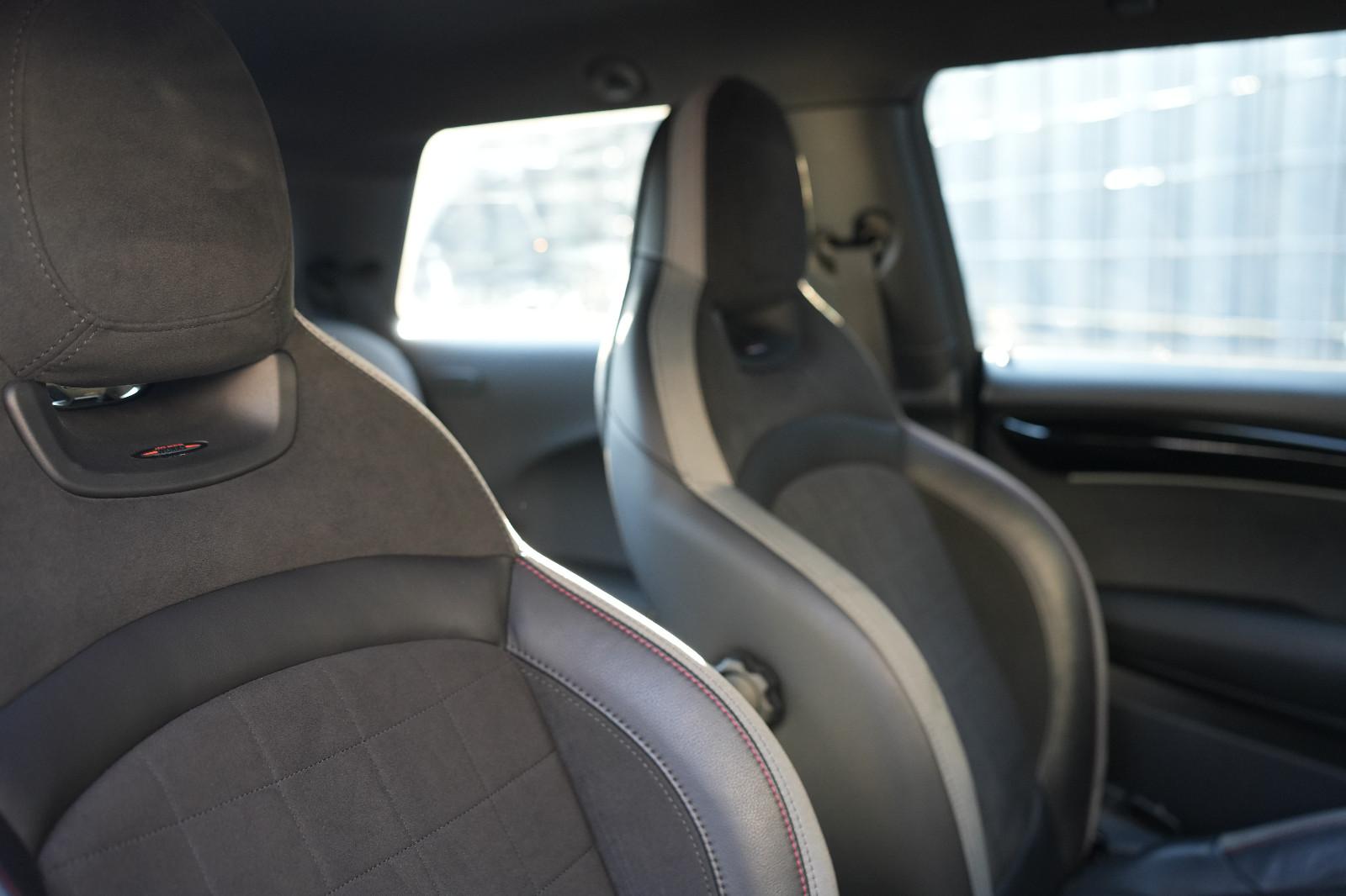 MINI Cooper John Cooper Works